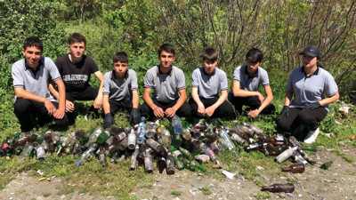 Taşova’nın öğrencileri çevre için kolları sıvadı