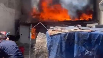 Avcılar'da gecekondu alev alev yandı