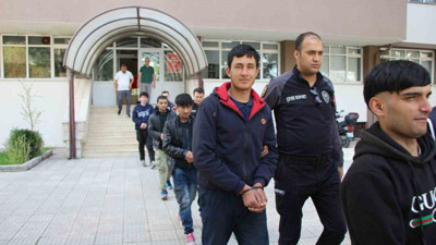 Kaçak göçmenlere operasyon! Gözaltına alındılar