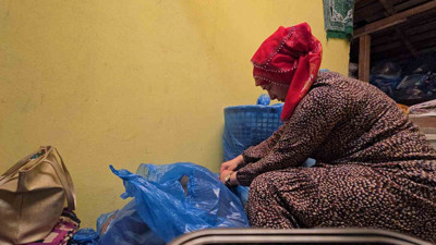 İcra kapıya dayandı: Çatıda yaşamayı seçti