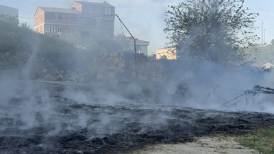 Arnavutköy'de fabrika bahçesinde korkutan yangın