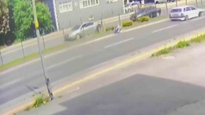 Motosiklet havada takla attı! Sürücü metrelerce savruldu