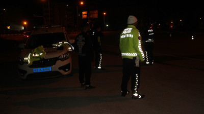 Kazaya giden polisler kaçacak delik aradılar! 1 polis hastanelik oldu