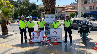 Trafik ekiplerinden vatandaşlara eğitim