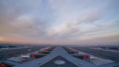 Bakan Uraloğlu rakamları açıkladı! İşte havalimanlarında hizmet verilen yolcu sayısı...