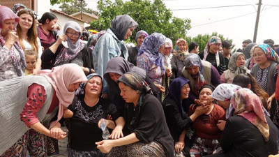 Annesinin feryadı yürekleri dağladı! Tabutun üstündeki sır