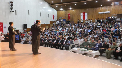 SOLOTÜRK ekibi öğrencilerle bir araya geldi