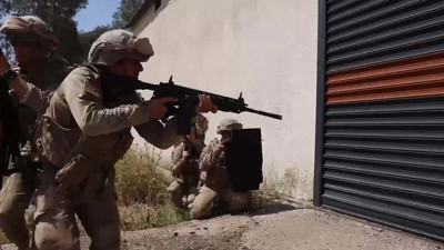 Jandarma depoya operasyon! Gümrük kaçağı malzemeler ele geçirildi