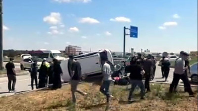 Edirne’de kavşakta feci kaza! Araç yan yattı: 5 yaralı