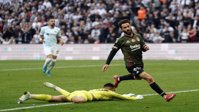 Rafa Silva gollerine devam ediyor