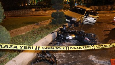 Alkollü sürücüsü motosiklete çarptı: 1 ağır, 3 yaralı