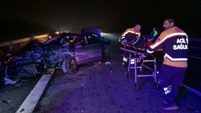 Önce refüje sonra bariyerlere çarptı! Çok sayıda yaralı