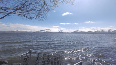 Buz tutan Çıldır Gölü tamamen çözüldü