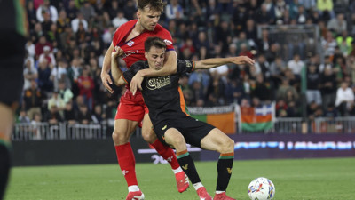 Venezia'da bayram Fiorentina'da yas