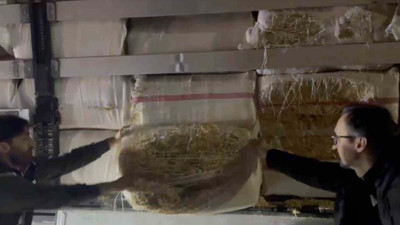 Saman balyalarının ardındaki sır! Çıkanlar polisleri şaşırttı!