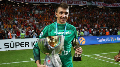 Muslera rekoru egale etti, gözünü hafta sonuna dikti