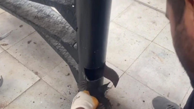 Boruya sıkışan kırlangıç kurtarıldı