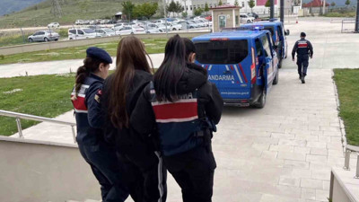 Oltalama yöntemiyle vatandaşları soydular: Çete çökertildi