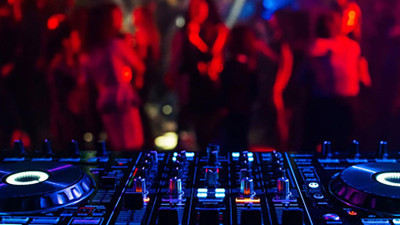 Eğlence mekanına silahlı saldırı! 8 ölü. Güney Afrika'da facia