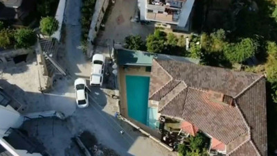 31 yıl hapsi bulanan şahıs lüks villada yakalandı! Evden cephanelik çıktı