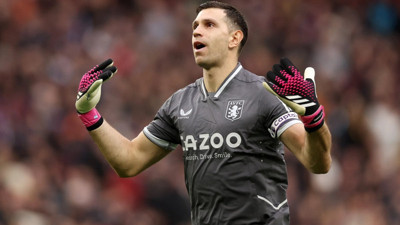 Fenerbahçe'ye kötü haber: Martinez’e iki dev talip oldu