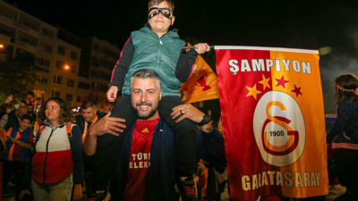 Yurtta ve dünyada Galatasaray çoşkusu: Sokaklar Sarı-Kırmızı