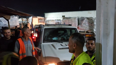 Yardım tırları 81 gün sonra Gazze'ye girdi