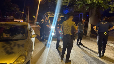 Araçta baygın bulunan 2 kişi ekipleri hareket geçirdi