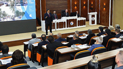 AKP'li belediye başkanıyla el sıkıştı! Cumhurbaşkanlığında adı geçiyordu...