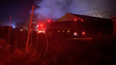 Bursa'da geceyi anlatan yangın