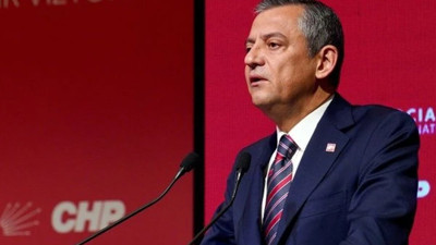 Özgür Özel eczacı gözüyle bakıp, demokrasi için reçeteyi verdi! Sosyalist Enternasyonal toplantısında konuştu...