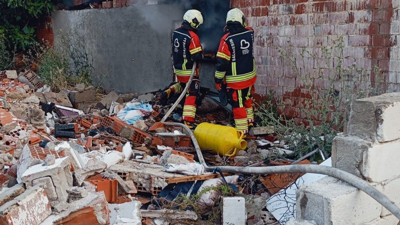Burhaniye’de yangın paniği! Tek katlı ev hasar gördü