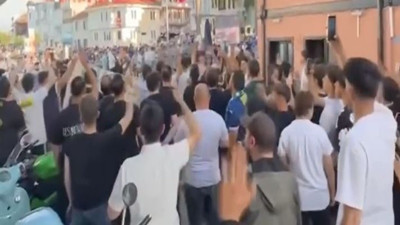 Bursaspor taraftarı deliye döndü. İstifa diye haykırdılar