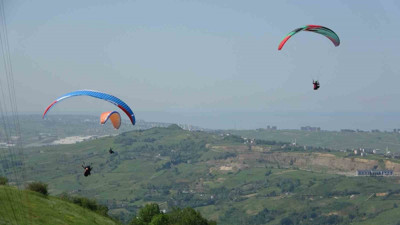Samsun semaları yamaç paraşütleri ile şenlendi