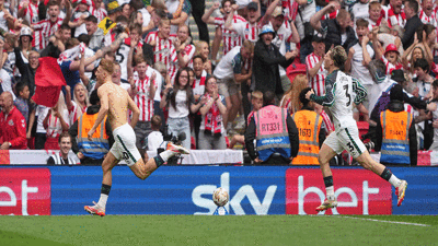 Dünyanın en pahalı maçına 18 yaşındaki çocuk damga vurdu: Kara Kediler döndü