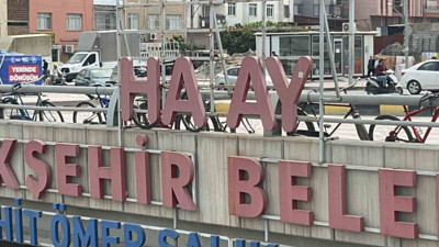 Hatay'da kaybolan 'T' harflerinin sırrı çözülmüştü! İşte tabelanın son hali