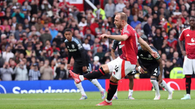 Manchester United'dan Aston Villa'ya Avrupa freni