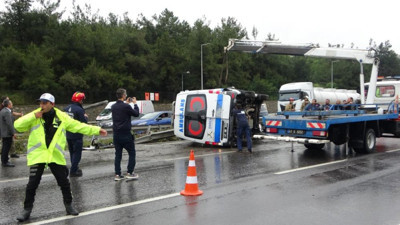 İstanbul'da ambulans kazası! 1'i hamile 3 yaralı var