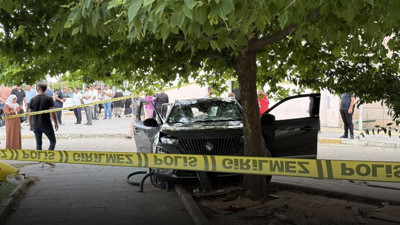 Hastane bahçesinde feci olay! Fren yerine gaza bastı: Ölü ve yaralı var