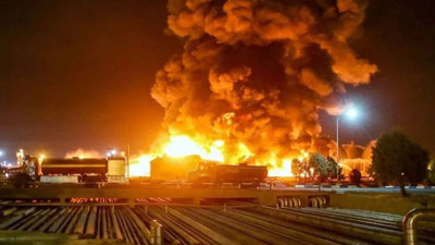 Ekvador'un en büyük petrol rafinerisinde yangın