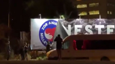 Levent'te gece yarısı İmamoğlu mesaisi! Afişleri söküldü