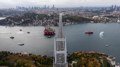 İstanbul Boğazı'nda gemi trafiği çift yönlü askıya alındı!