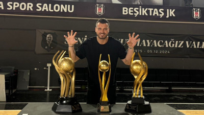 Beşiktaş’ın kaptanı, kariyerini noktaladı: 12 yaşında girdi, 36 yaşında veda ediyor