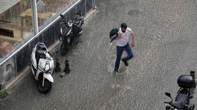 Muğla’da beklenen yağış erken geldi, vatandaşlar hazırlıksız yakalandı