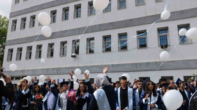 Gazze için beyaz balonlar gökyüzüne bırakıldı