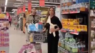 Almanya'da yaşayan Türk'ün kıskandıran market alışverişi. 1 günlük kazancıyla aldıkları ağızları açık bıraktı