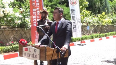 Vali Şefik Aygöl’ün zor anları... Kelimeler boğazında düğümlendi