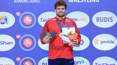 Osman Göçen'den Moğolistan'da altın madalya