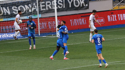 Rizespor, Hatayspor'u alt lige 5 şekerli çayla yolcu etti