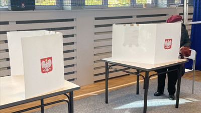 Polonya'da cumhurbaşkanı seçiminin ikinci turu için oy verme işlemi başladı